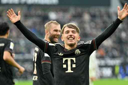 而是被人牵 而是被人牵